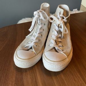 Silver Women’s Converse